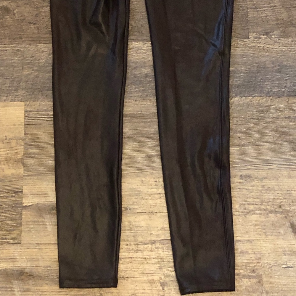 Spanx Leggings Size MediumFaux Leather Print Brown shiny EUC - Picture 7 of 7